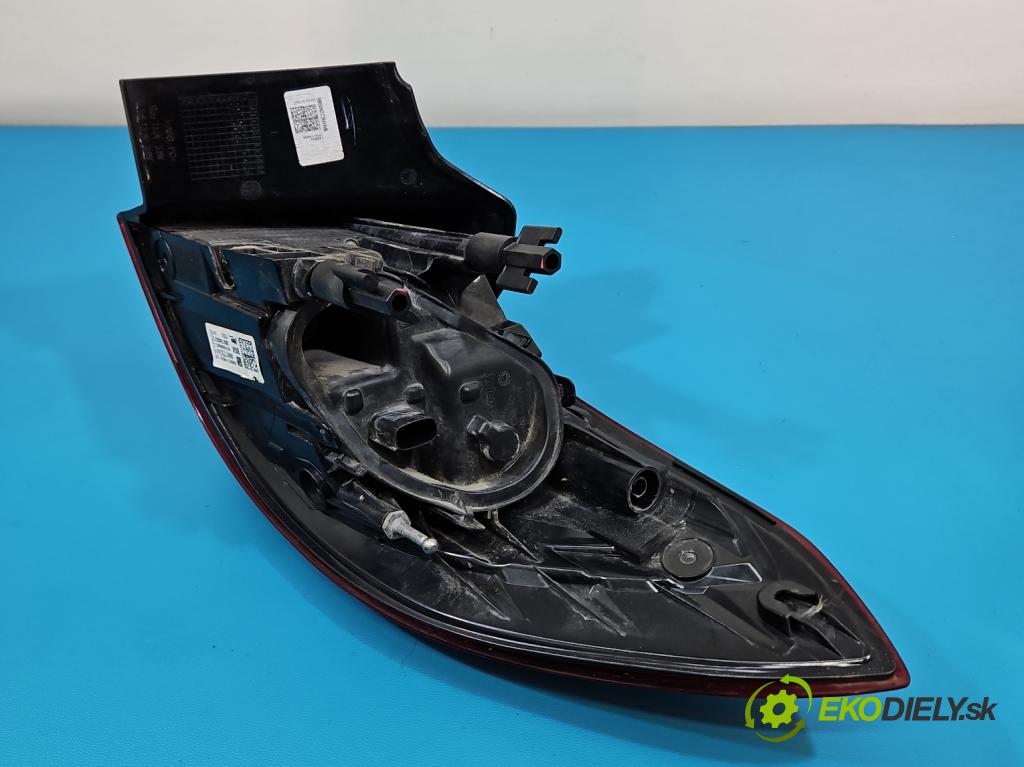 Opel Astra V  2015-2022 1.4 T 125 hp manual 92 kW 1399 cm3 5- světlo zadní levé 39077374 (Klika dveří ostatní)