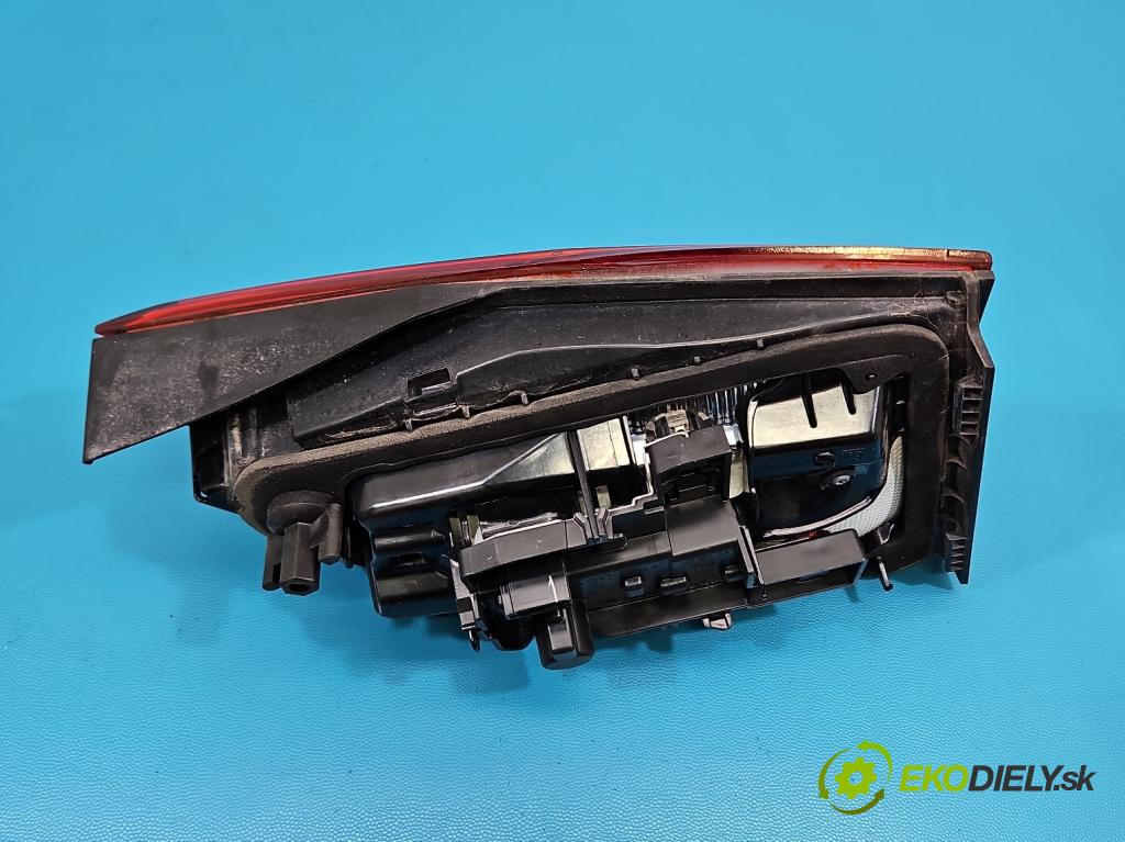 Opel Astra V  2015-2022 1.4 T 125 HP manual 92 kW 1399 cm3 5- svetlo / reflektor zadné pravé 39077379 (Kľučka dverí ostatné)