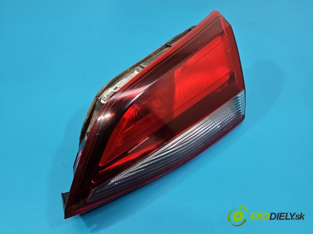 Opel Astra V  2015-2022 1.4 T 125 hp manual 92 kW 1399 cm3 5- světlo zadní pravé 39077379 (Klika dveří ostatní)