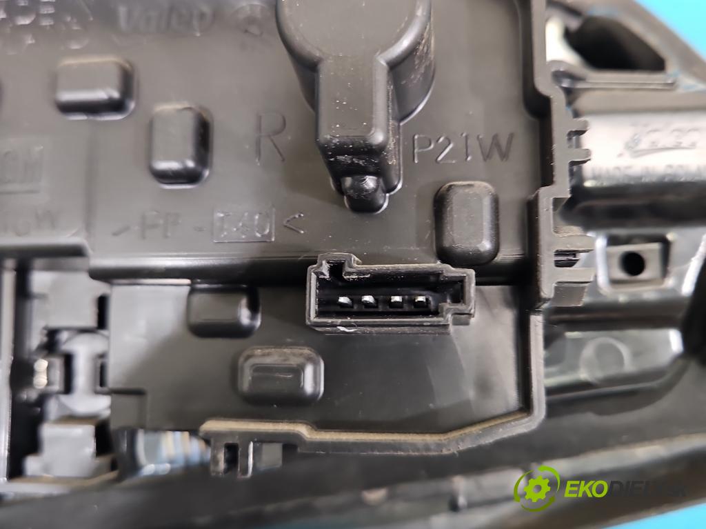 Opel Astra V  2015-2022 1.4 T 125 HP manual 92 kW 1399 cm3 5- svetlo / reflektor zadné pravé 39077379 (Kľučka dverí ostatné)