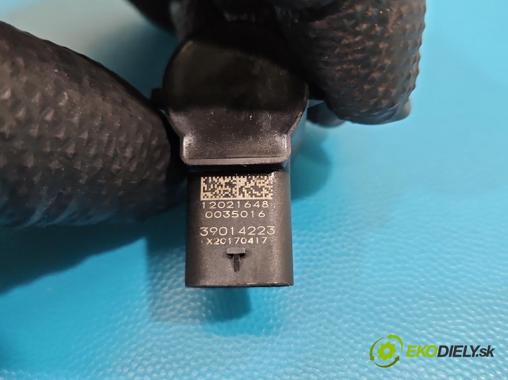 Opel Astra V  2015-2022 1.4 T 125 hp manual 92 kW 1399 cm3 5- snímač parkování 12021648