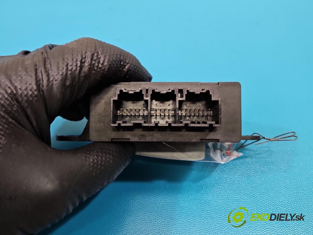 Opel Astra V  2015-2022 1.4 T 125 HP manual 92 kW 1399 cm3 5- riadiaca jednotka parkovaní: 39051216