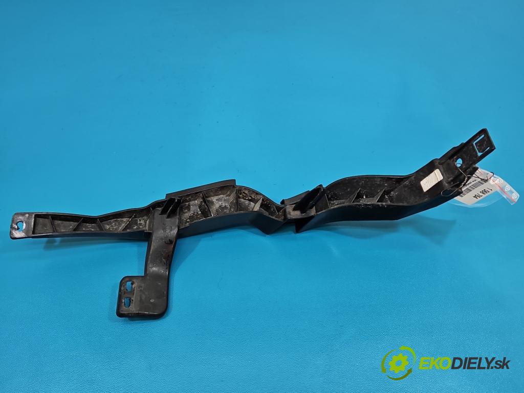 Opel Astra V  2015-2022 1.4 T 125 hp manual 92 kW 1399 cm3 5- lišta pod světly 13423701