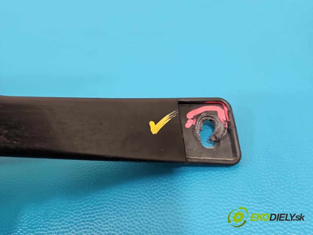 Opel Astra V  2015-2022 1.4 T 125 hp manual 92 kW 1399 cm3 5- lišta pod světly 13423701