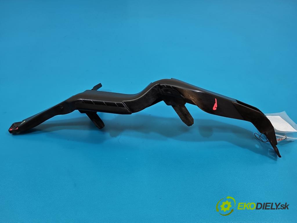 Opel Astra V  2015-2022 1.4 T 125 hp manual 92 kW 1399 cm3 5- lišta pod světly 13423701