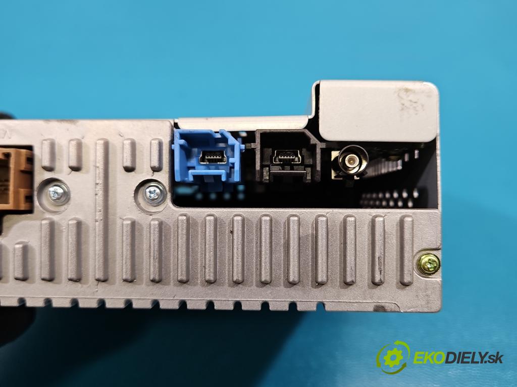 Opel Astra V  2015-2022 1.4 T 125 HP manual 92 kW 1399 cm3 5- Radio originál 42532870