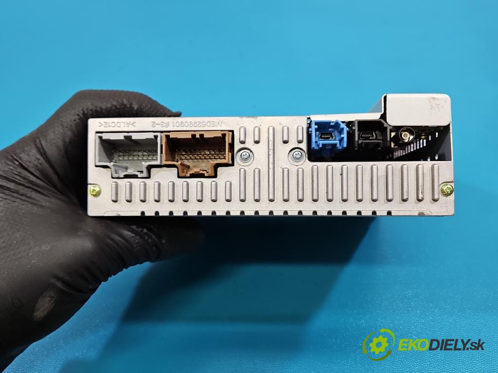 Opel Astra V  2015-2022 1.4 T 125 HP manual 92 kW 1399 cm3 5- Radio originál 42532870