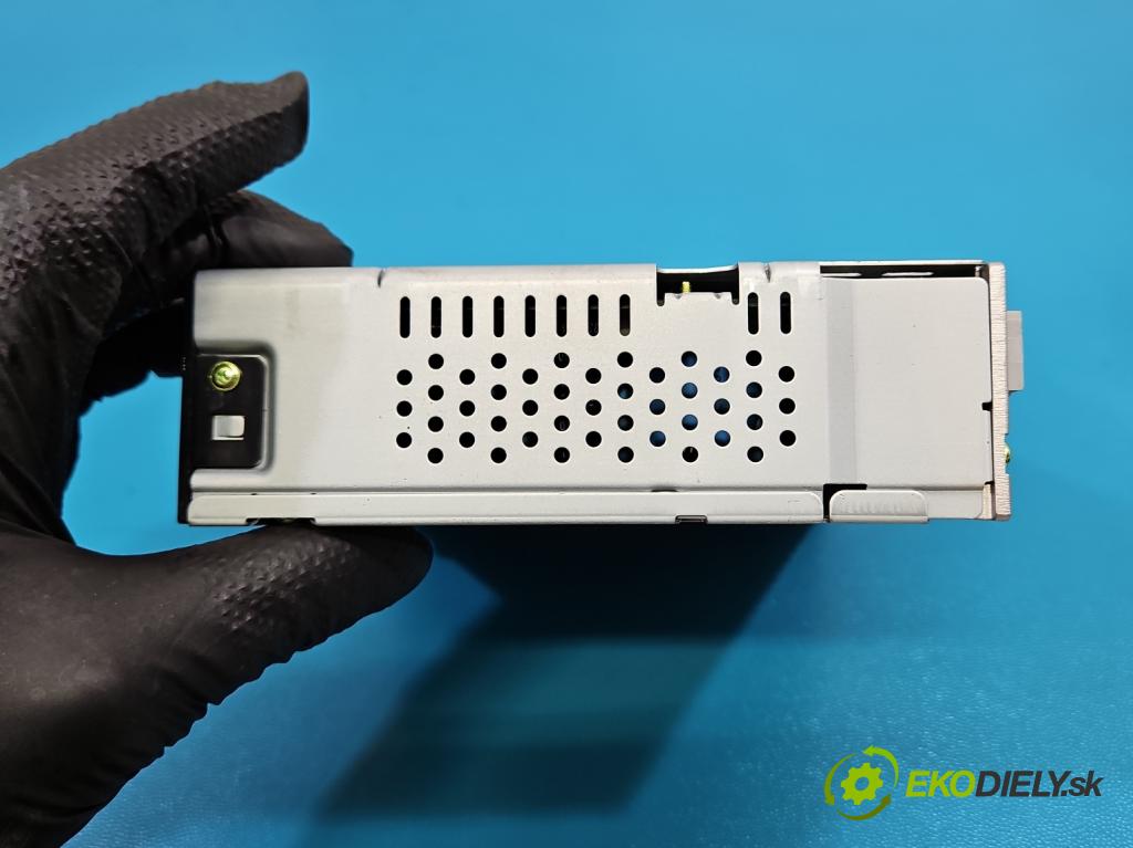 Opel Astra V  2015-2022 1.4 T 125 HP manual 92 kW 1399 cm3 5- Radio originál 42532870