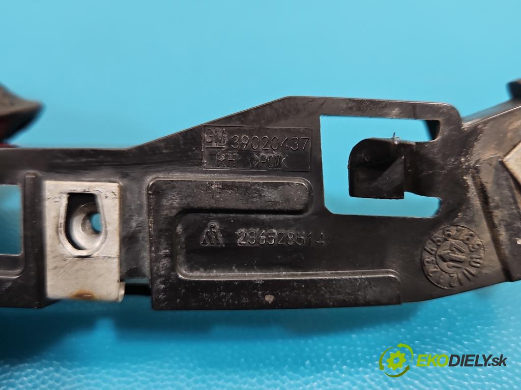 Opel Astra V  2015-2022 1.4 T 125 HP manual 92 kW 1399 cm3 5- Boty: nárazník predné pravý 39020433