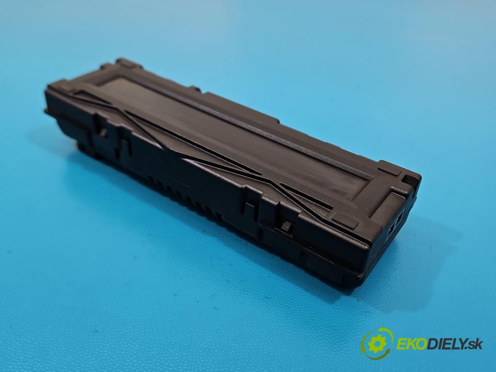 Opel Insignia A 2008-2017 2.0 cdti 131 hp manual 96 kW 1956 cm3 5- displej 13233977F (Přístrojová deska)