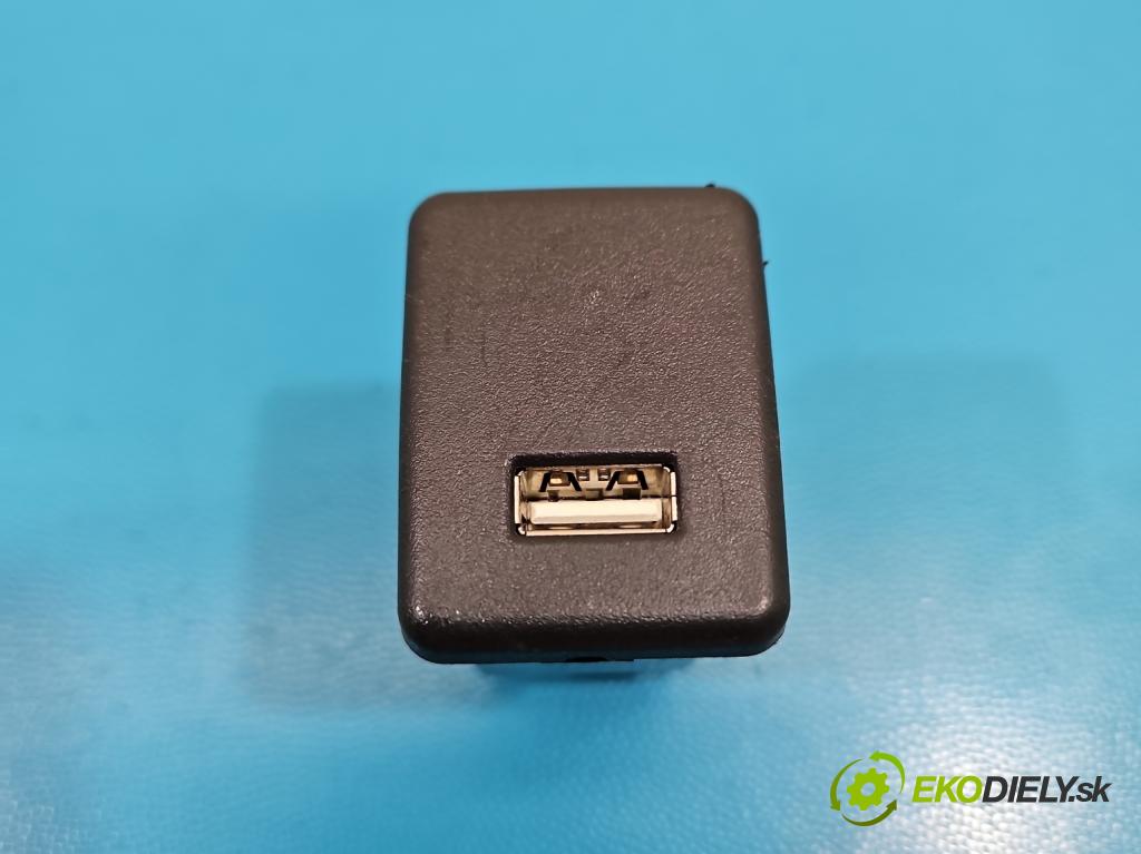 Opel Astra V  2015-2022 1.4 T 125 hp manual 92 kW 1399 cm3 5- zásuvka USB 39087528