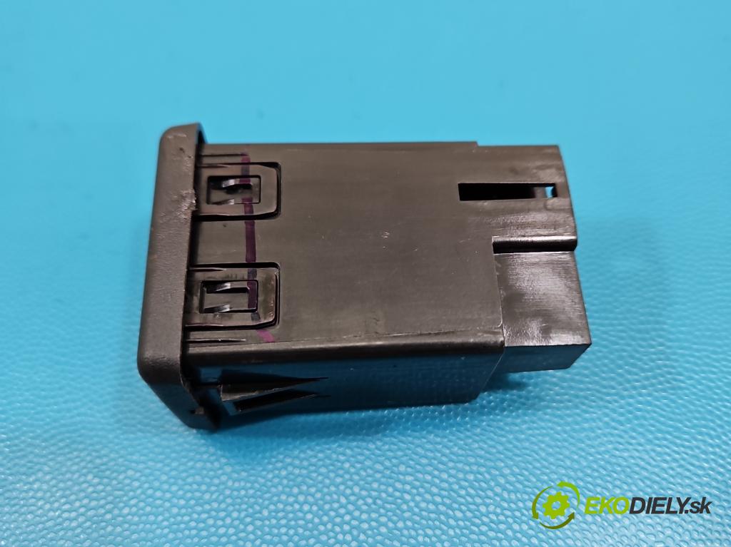 Opel Astra V  2015-2022 1.4 T 125 hp manual 92 kW 1399 cm3 5- zásuvka USB 39087528