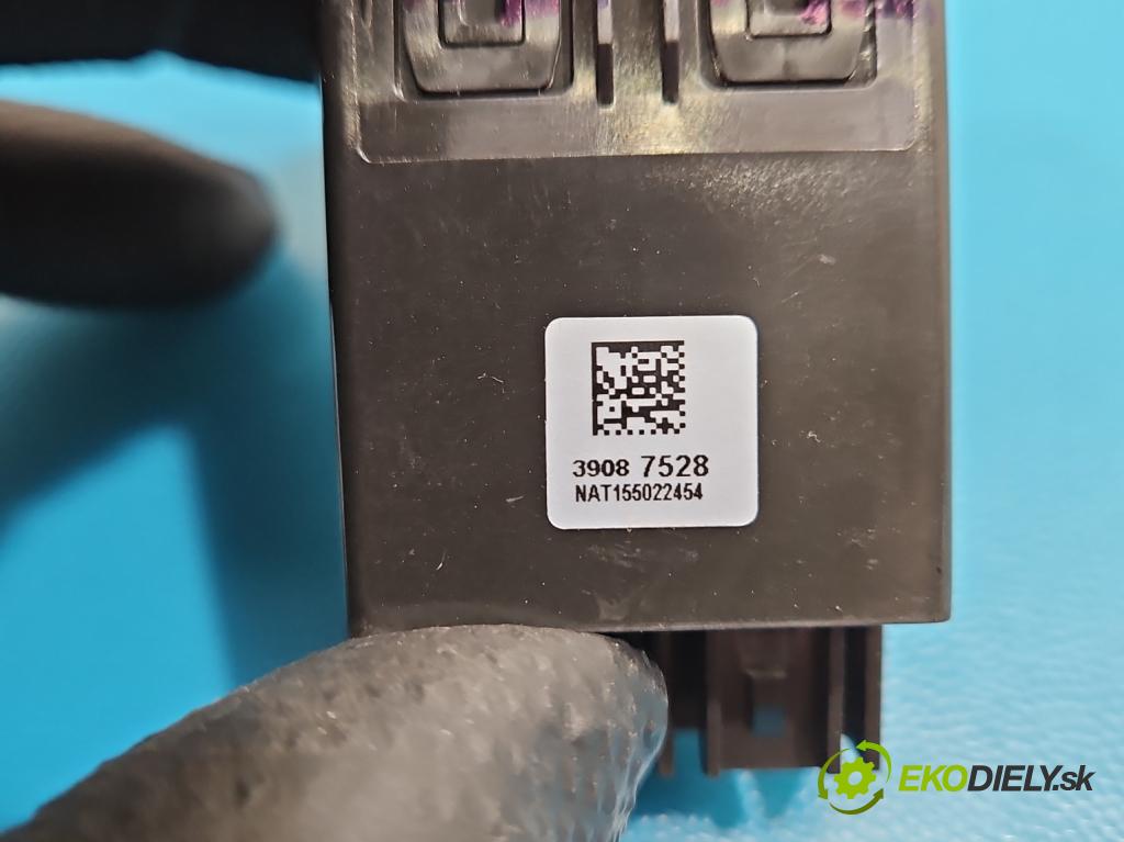 Opel Astra V  2015-2022 1.4 T 125 hp manual 92 kW 1399 cm3 5- zásuvka USB 39087528