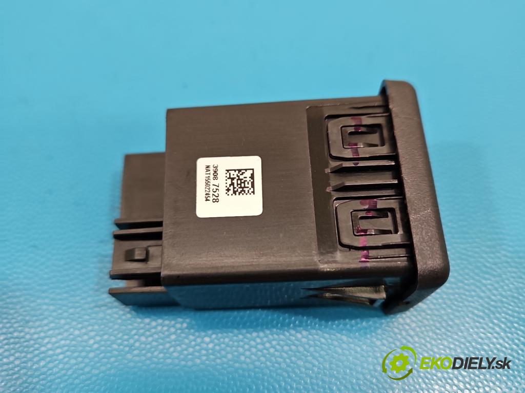 Opel Astra V  2015-2022 1.4 T 125 hp manual 92 kW 1399 cm3 5- zásuvka USB 39087528