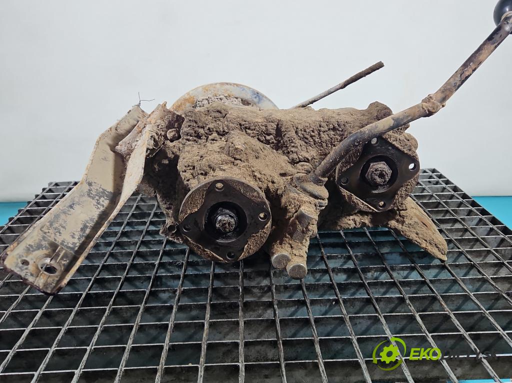 Suzuki Samurai 1.3 16V 64 HP manual 47 kW 1315 cm3 3- Redukce: