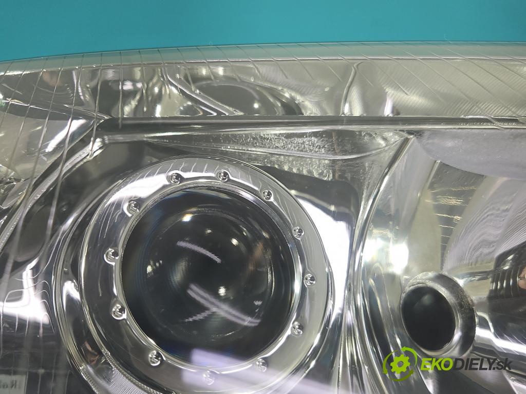 Audi A6 C5 1997-2004 2.4 V6 165 HP automatic 121 kW 2393 cm3 4- Reflektor: pravý  (Svetlo predné pravé)