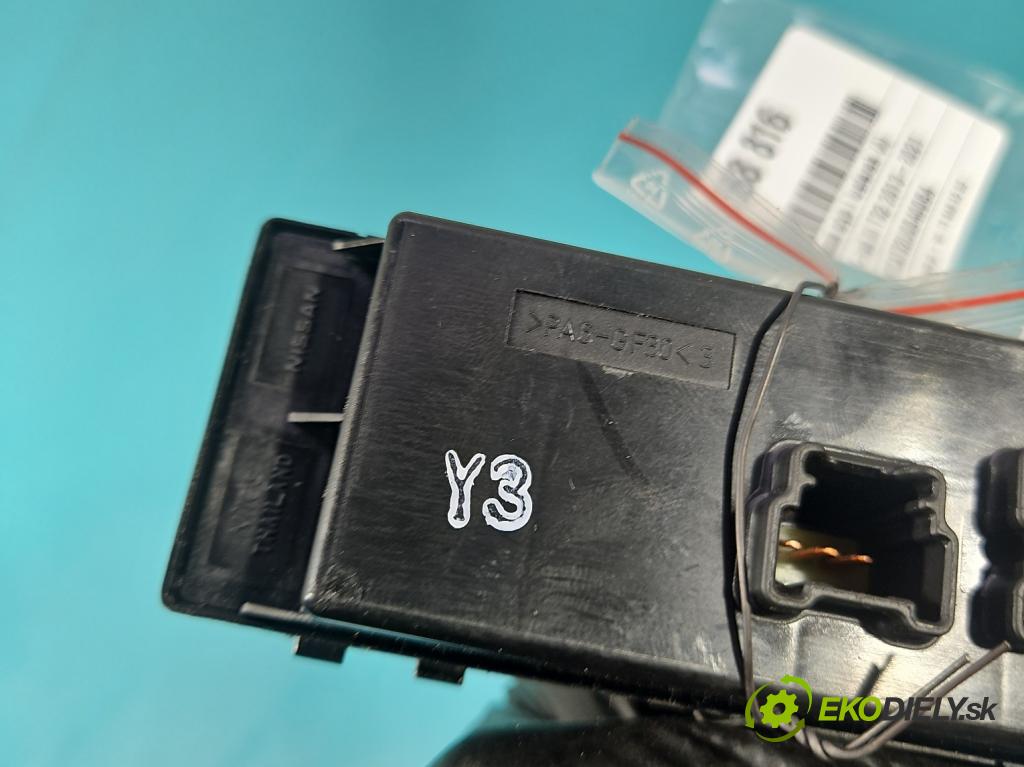 Nissan X-trail III T32 2013-2021 1.6 dci 131 hp automatic 96 kW 1598 cm3 5- Přepínač oken zpětných zrcátek