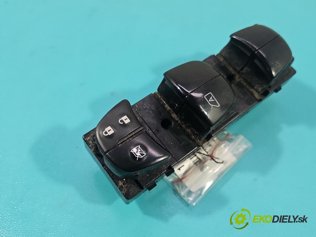 Nissan X-trail III T32 2013-2021 1.6 dci 131 hp automatic 96 kW 1598 cm3 5- Přepínač oken zpětných zrcátek