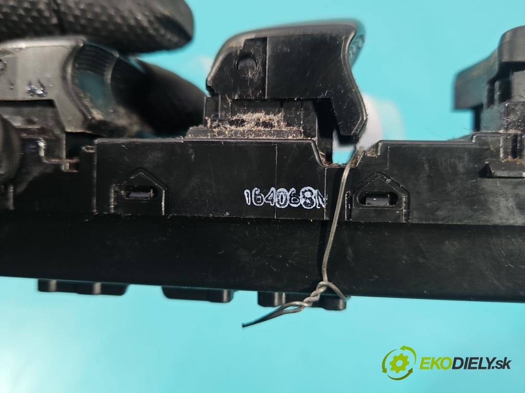 Nissan X-trail III T32 2013-2021 1.6 dci 131 hp automatic 96 kW 1598 cm3 5- Přepínač oken zpětných zrcátek