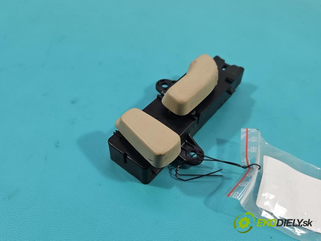 Nissan X-trail III T32 2013-2021 1.6 dci 131 hp automatic 96 kW 1598 cm3 5- Přepínač