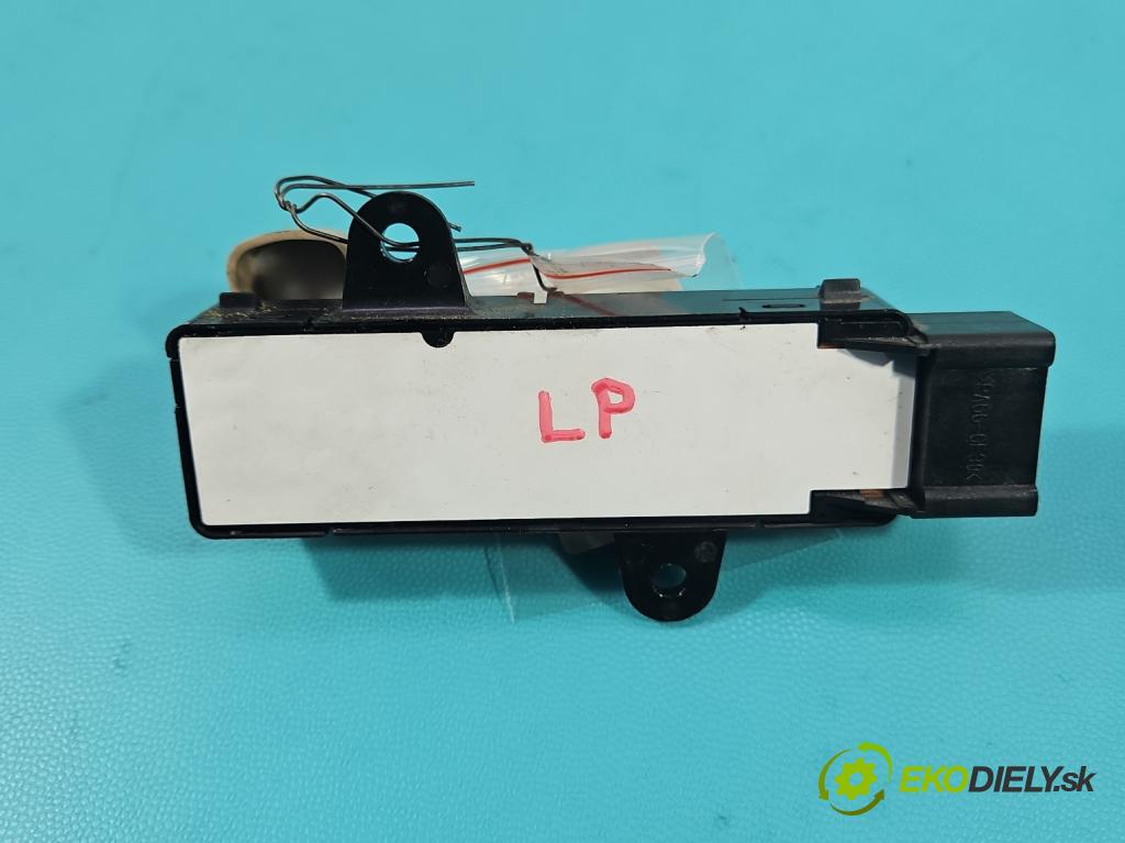 Nissan X-trail III T32 2013-2021 1.6 dci 131 hp automatic 96 kW 1598 cm3 5- Přepínač