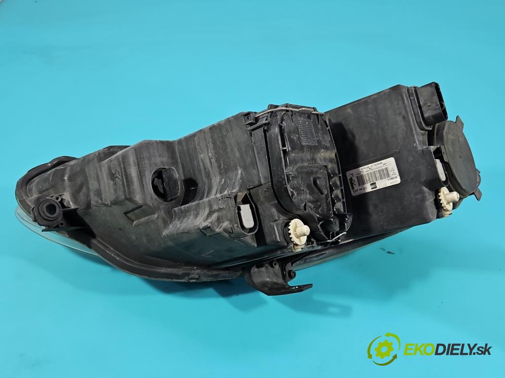 Seat Toledo III 2004-2009 2.0 tdi BKD 140 HP automatic 103 kW 1968 cm3 5- Reflektor: ľavý 5P1941005A (Kľučka dverí ostatné)