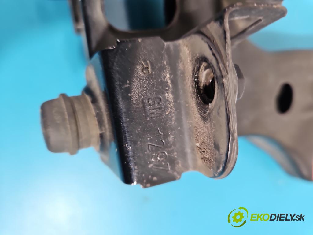 Opel Astra V  2015-2022 1.4 T 125 hp manual 92 kW 1399 cm3 5- stěna přední  (Přední výztuha)