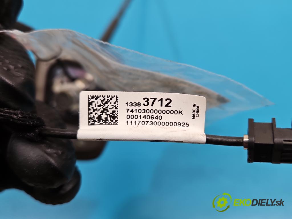 Opel Astra V  2015-2022 1.4 T 125 HP manual 92 kW 1399 cm3 5- Antena 13383712