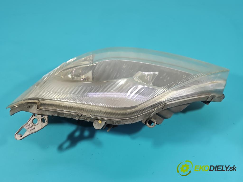 Toyota Corolla E12 2001-2009 2.0 D4D 116 HP manual 85 kW 1995 cm3 5- Reflektor: ľavý  (Kľučka dverí ostatné)