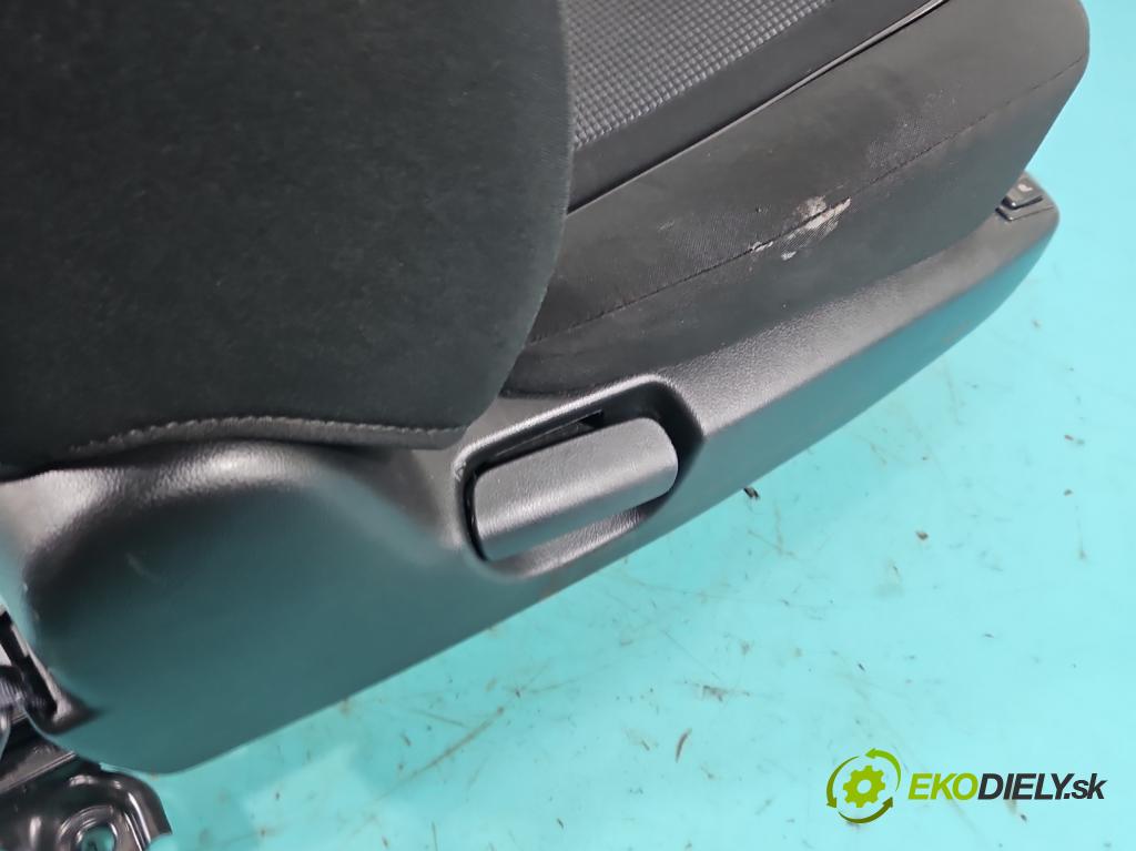 Mazda 2 II 2007-2014 1.3 16V 86 HP manual 63 kW 1349 cm3 3- Sedačka pravý  (Sedadlo)