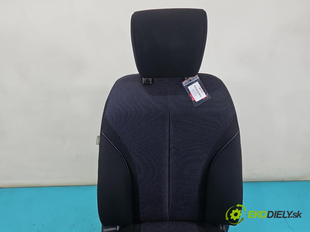 Mazda 2 II 2007-2014 1.3 16V 86 HP manual 63 kW 1349 cm3 3- Sedačka pravý  (Sedadlo)