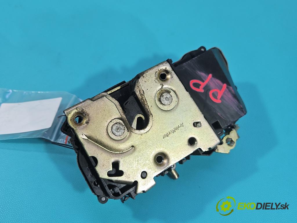 Citroen Xsara Picasso 2.0 hdi 90 HP manual 66 kW 1997 cm3 5- zámok predné pravý 