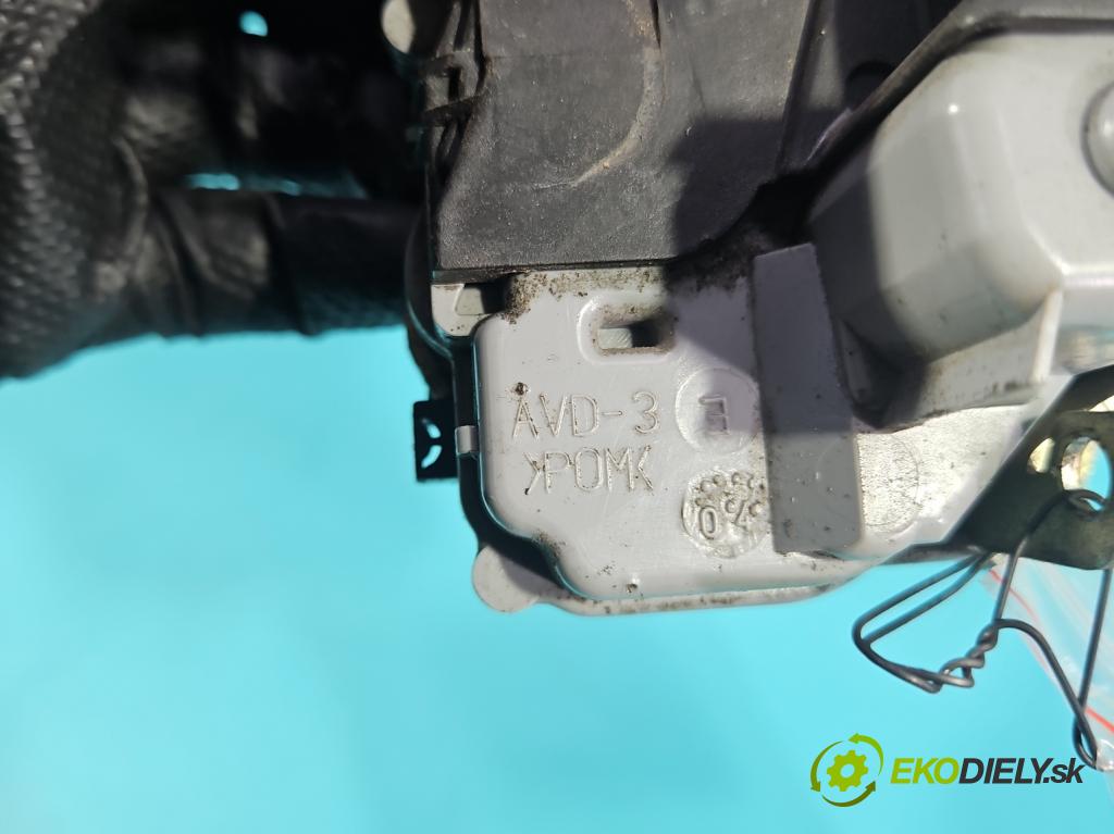 Citroen Xsara Picasso 2.0 hdi 90 HP manual 66 kW 1997 cm3 5- zámok predné pravý