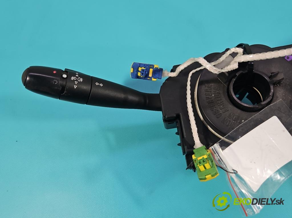 Citroen Xsara Picasso 2.0 hdi 90 HP manual 66 kW 1997 cm3 5- prepínač komplex: 96542538XT (Prepínacie páčky pod volantom)