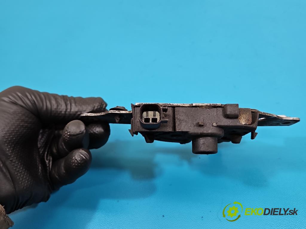 Ford Mondeo Mk3 2000-2007 2.0 tdci 116 HP manual 85 kW 1998 cm3 5- zámok kapoty