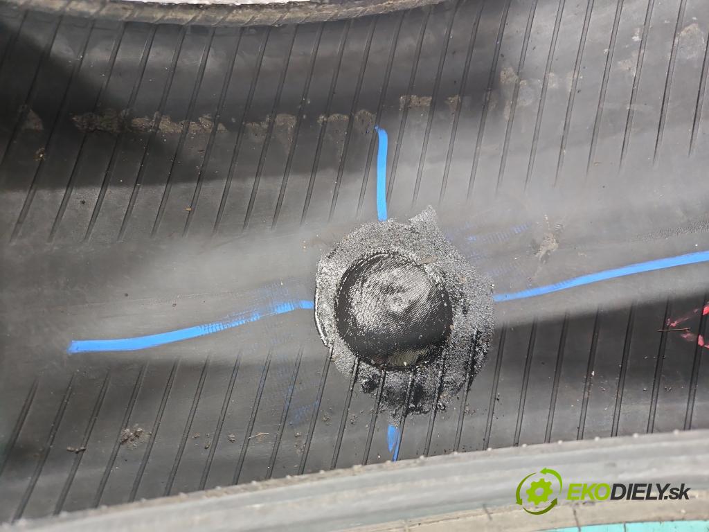 Mazda 2 II 2007-2014 1.3 16V 86 HP manual 63 kW 1349 cm3 3- pneumatika zimné 4ks komplet