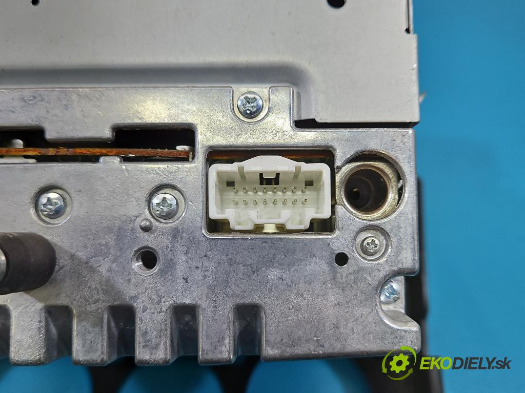 Mazda 2 II 2007-2014 1.3 16V 86 HP manual 63 kW 1349 cm3 3- Radio originál DF7466AR0