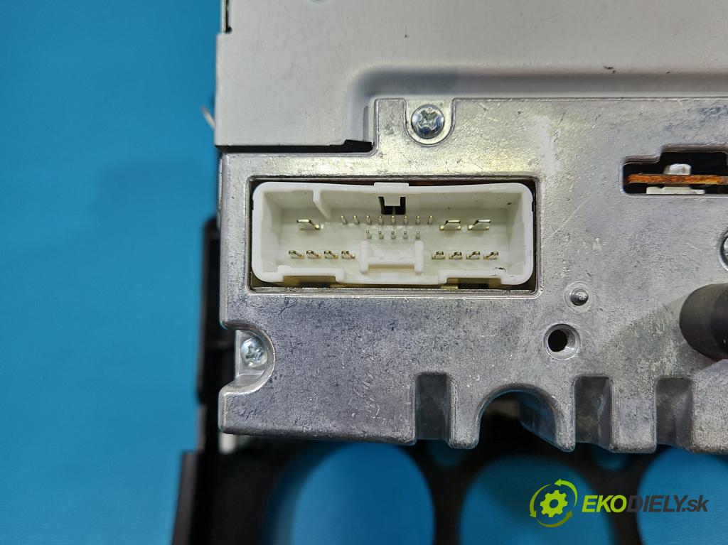 Mazda 2 II 2007-2014 1.3 16V 86 HP manual 63 kW 1349 cm3 3- Radio originál DF7466AR0