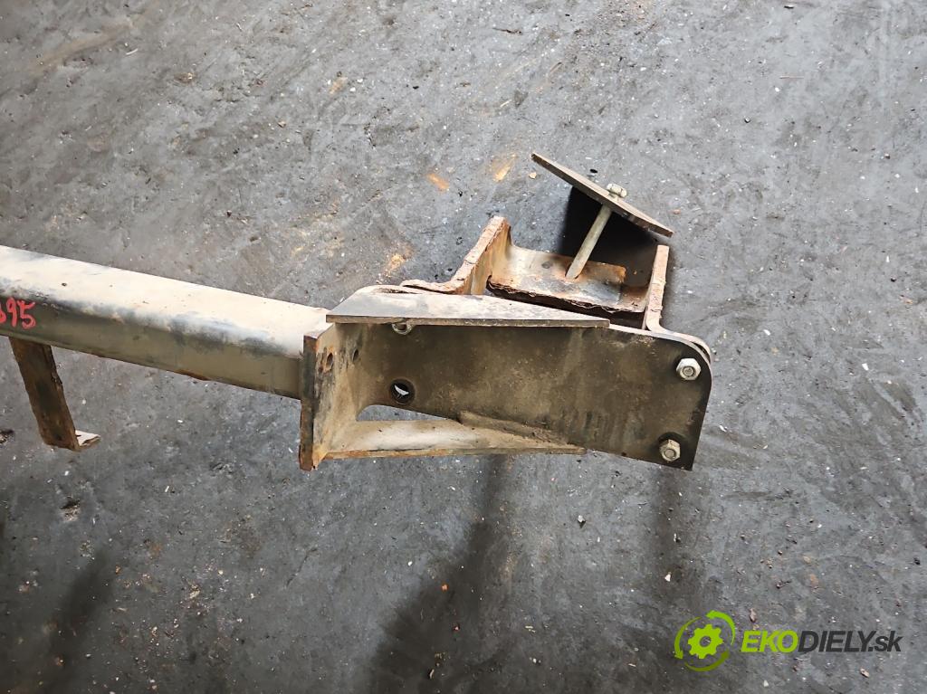 Opel Meriva A 2002-2010 1.6 16V 105 HP automatic 77 kW 1598 cm3 5- Hák: vlečení: (Ťažné zariadenie)