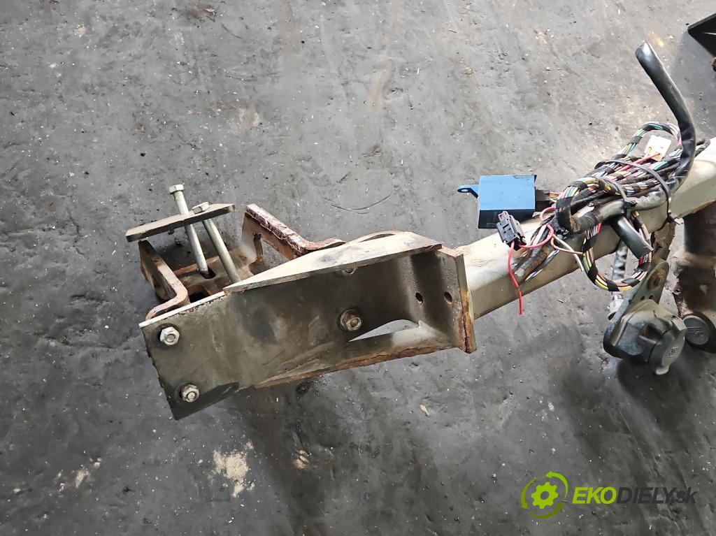 Opel Meriva A 2002-2010 1.6 16V 105 HP automatic 77 kW 1598 cm3 5- Hák: vlečení: (Ťažné zariadenie)