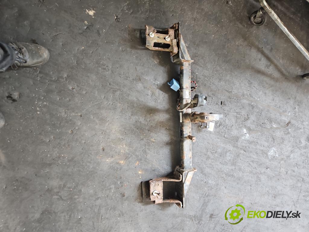 Opel Meriva A 2002-2010 1.6 16V 105 HP automatic 77 kW 1598 cm3 5- Hák: vlečení: (Ťažné zariadenie)