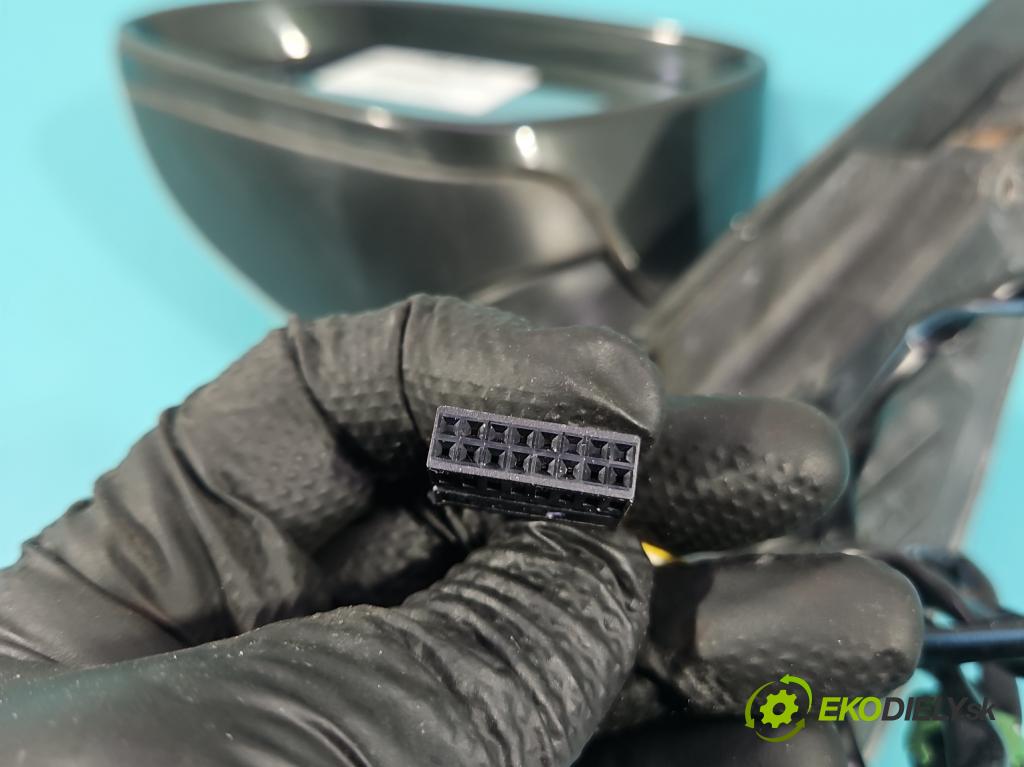 Vw Passat B6 2005-2010 1.6 8V 102 HP manual 75 kW 1595 cm3 5- zrkadlo ľavé  (Kľučka dverí ostatné)