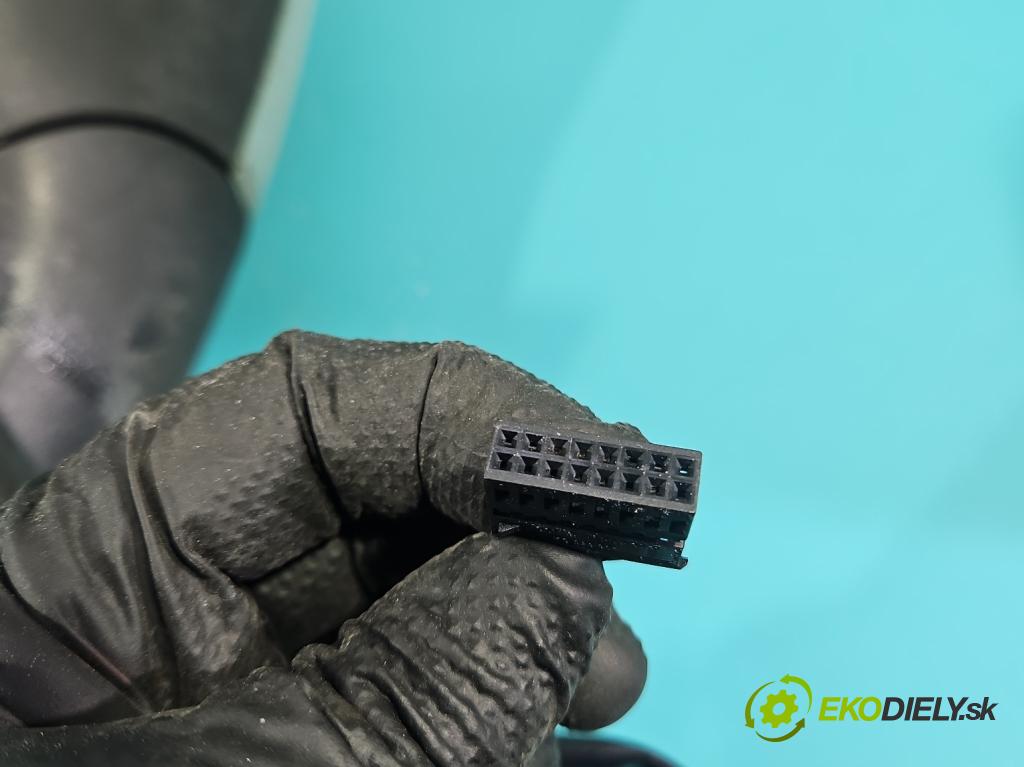 Vw Passat B6 2005-2010 1.6 8V 102 HP manual 75 kW 1595 cm3 5- zrkadlo pravé  (Kľučka dverí ostatné)