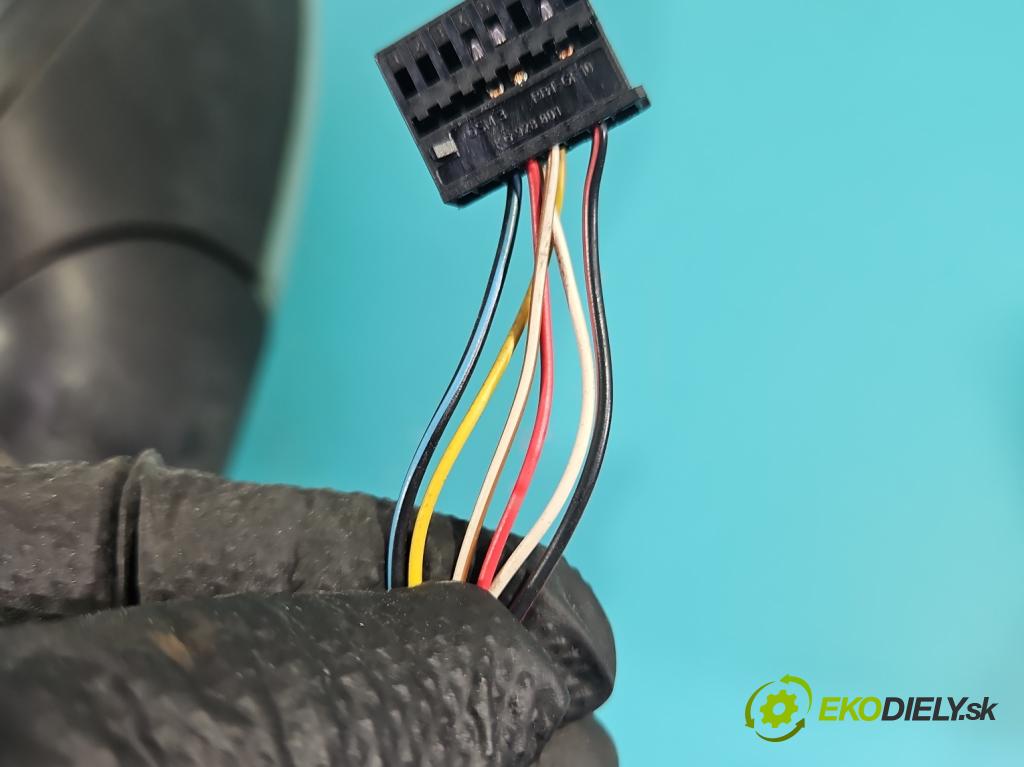 Vw Passat B6 2005-2010 1.6 8V 102 HP manual 75 kW 1595 cm3 5- zrkadlo pravé  (Kľučka dverí ostatné)