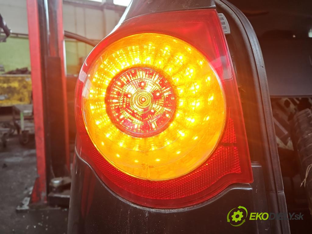 Vw Passat B6 2005-2010 1.6 8V 102 HP manual 75 kW 1595 cm3 5- svetlo / reflektor zadné ľavé  (Kľučka dverí ostatné)