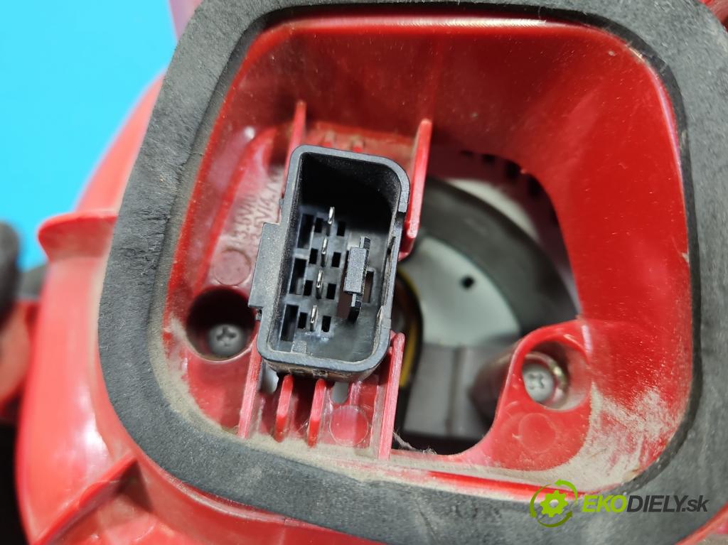 Vw Passat B6 2005-2010 1.6 8V 102 HP manual 75 kW 1595 cm3 5- svetlo / reflektor zadné ľavé  (Kľučka dverí ostatné)