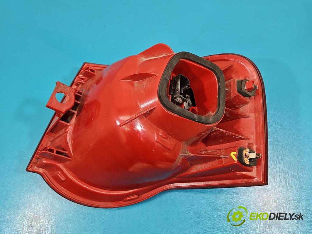 Vw Passat B6 2005-2010 1.6 8V 102 HP manual 75 kW 1595 cm3 5- svetlo / reflektor zadné ľavé  (Kľučka dverí ostatné)