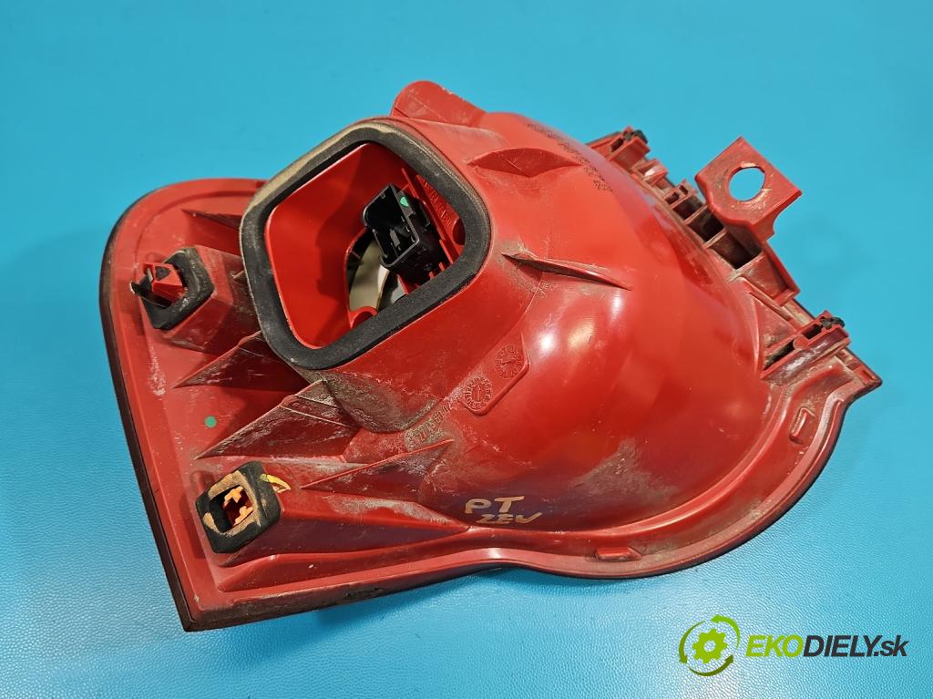 Vw Passat B6 2005-2010 1.6 8V 102 HP manual 75 kW 1595 cm3 5- svetlo / reflektor zadné pravé 3C9945096B (Kľučka dverí ostatné)