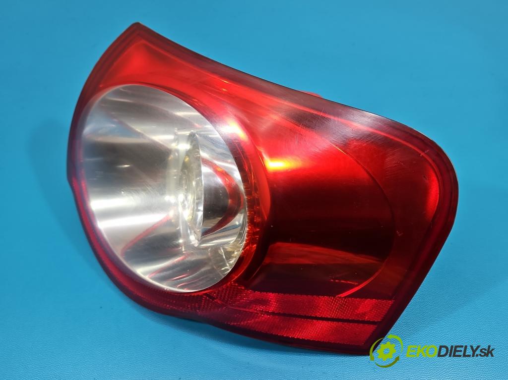 Vw Passat B6 2005-2010 1.6 8V 102 HP manual 75 kW 1595 cm3 5- svetlo / reflektor zadné pravé 3C9945096B (Kľučka dverí ostatné)