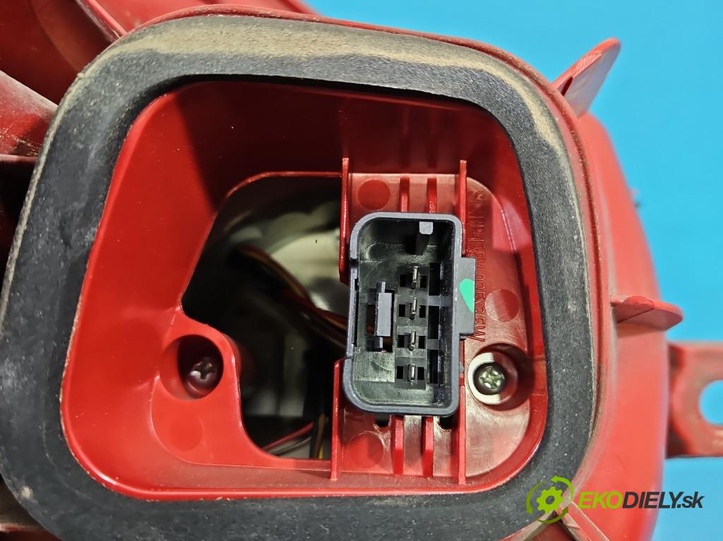 Vw Passat B6 2005-2010 1.6 8V 102 HP manual 75 kW 1595 cm3 5- svetlo / reflektor zadné pravé 3C9945096B (Kľučka dverí ostatné)